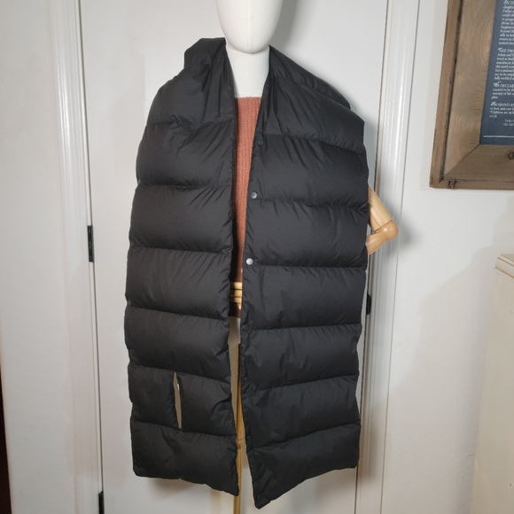 lululemon athletica Accessories - Lululemon Athletica Wunder Puff Scarf Black Winter Scarf Goose Down Scarf